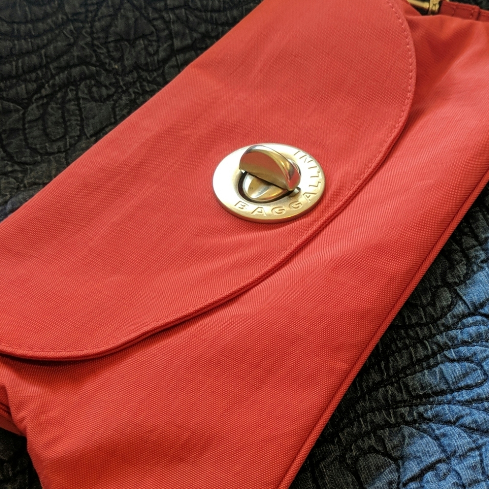 Baggallini Clutch/ Crossbody EUC